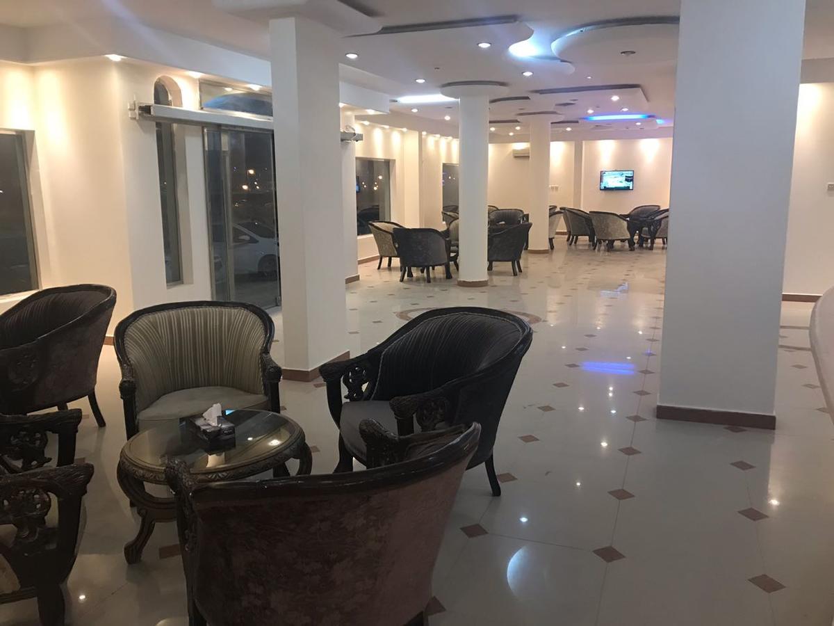 Al Makan Al Mosafer 116 Hotel By Al Azmy Riaad Buitenkant foto